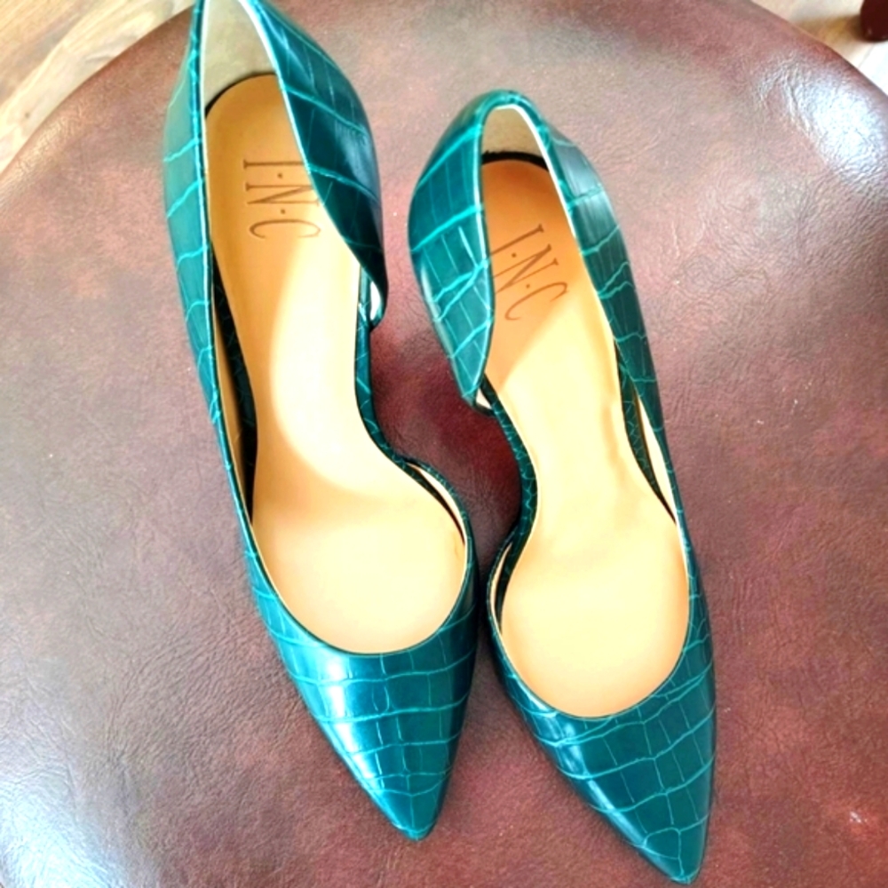 INC International Concepts Green 4" Herlswith Xleek Silhouette And Textured
